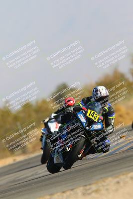 media/Jan-14-2024-SoCal Trackdays (Sun) [[2e55ec21a6]]/Turn 2 (1025am)/